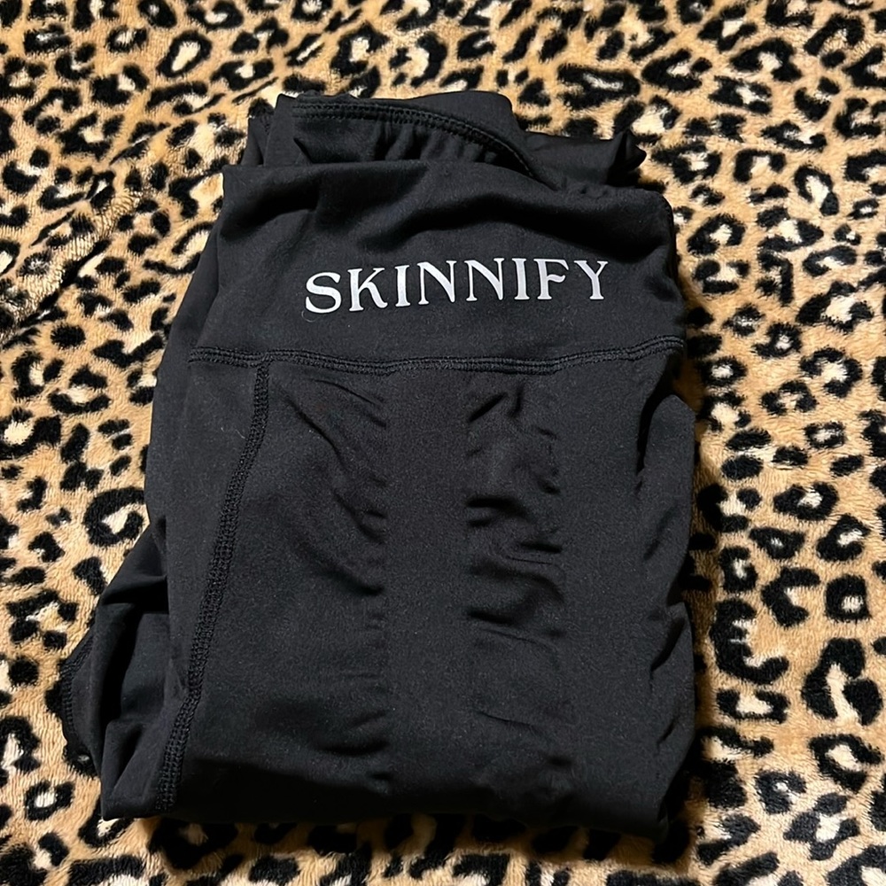 Skinnify workout pants